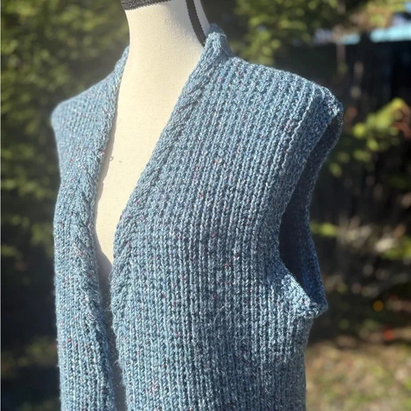 Handcrafted Blue Knit Vest – Cozy Artisan Layer Sz Lg - Picture 1 of 9